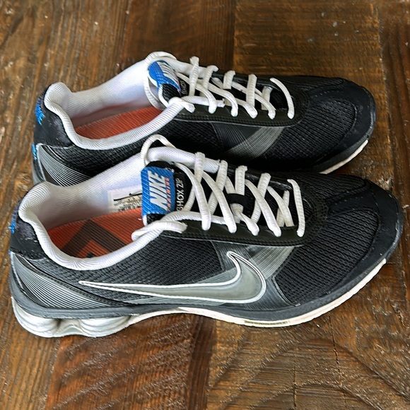 Nike Training Shox Zip.   Women’s Size 7 - Picture 3 of 9